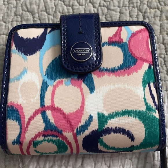 Coach Signature Mini Carryall & Wallet - Picture 11 of 16